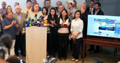Chavismo evitó candidatura de Yoris; oposición eligió a exdiplomático