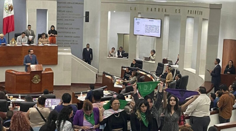 Legalilzan aborto en San Luis Potosí