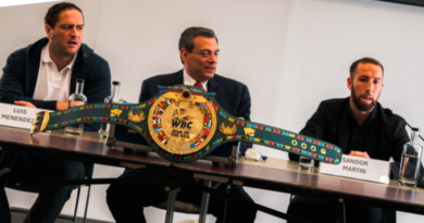 WBC presenta el cinturón “King of the Nile” para pelea entre Usyk y Verhoeven en Egipto