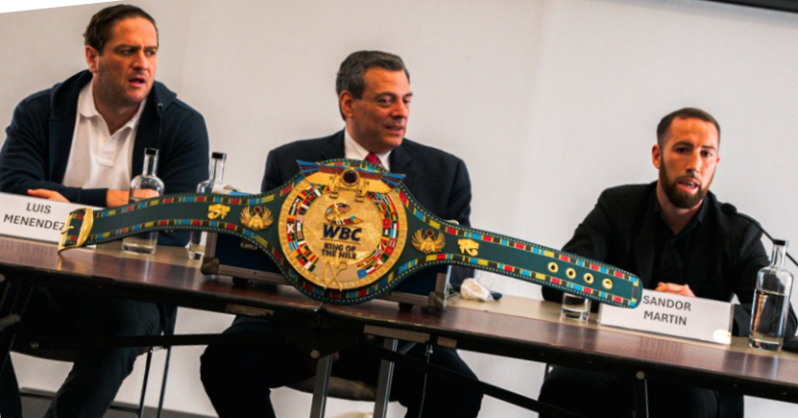 WBC presenta el cinturón “King of the Nile” para pelea entre Usyk y Verhoeven en Egipto