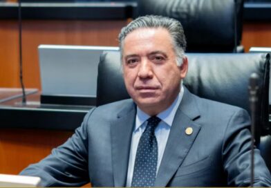 Enrique Inzunza pide licencia por tiempo indefinido