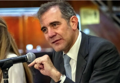 Refuta a Sheinbaum; Hay pruebas y denuncias contra Rocha Moya