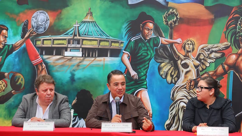 ¡GAM va por el Guinness! Janecarlo pinta el mural futbolero más grande del mundo