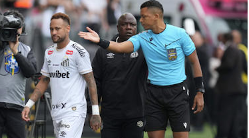 Error arbitral saca a Neymar del partido