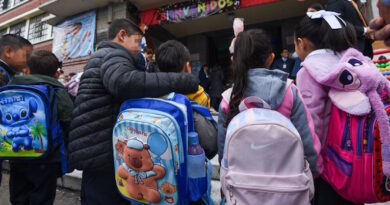 Brugada debe responder el por qué vacaciones escolares de casi tres meses