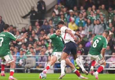 Inglaterra derrotó a  México  3-2 en los octavos de final