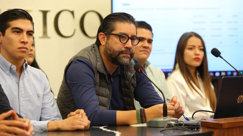 “Movimiento Naranja” acusa opacidad en portal de gastos del GCDMX