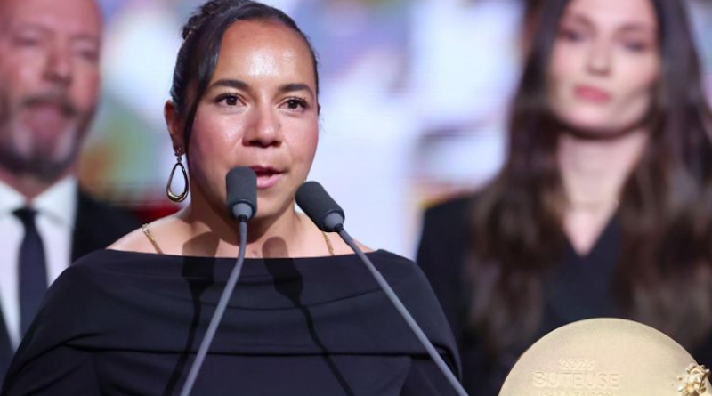 Charlyn Corral hace historia, ganó el Balón de oro